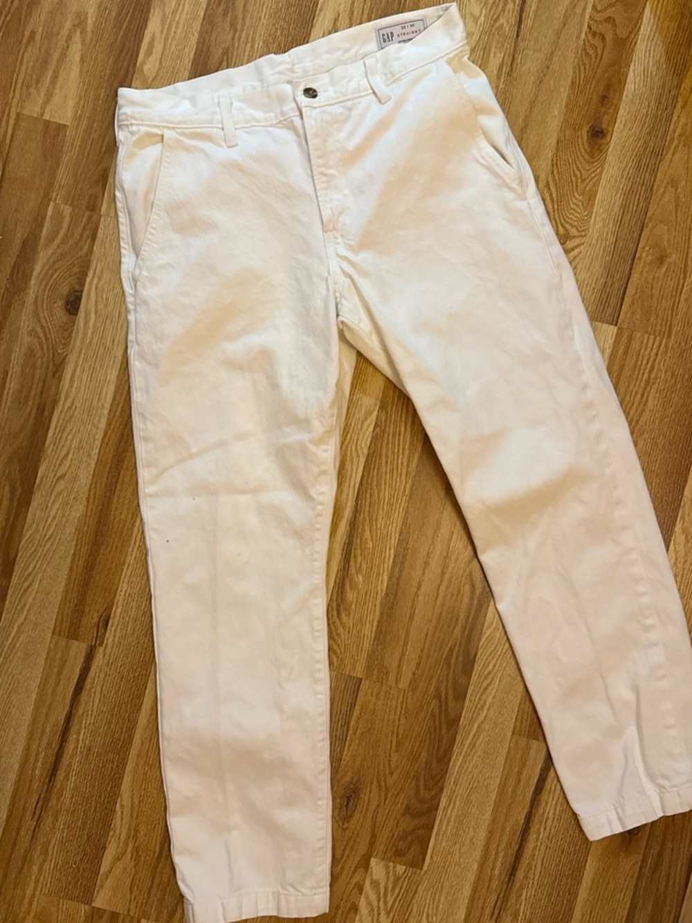 GAP Men’s White Straight Jeans